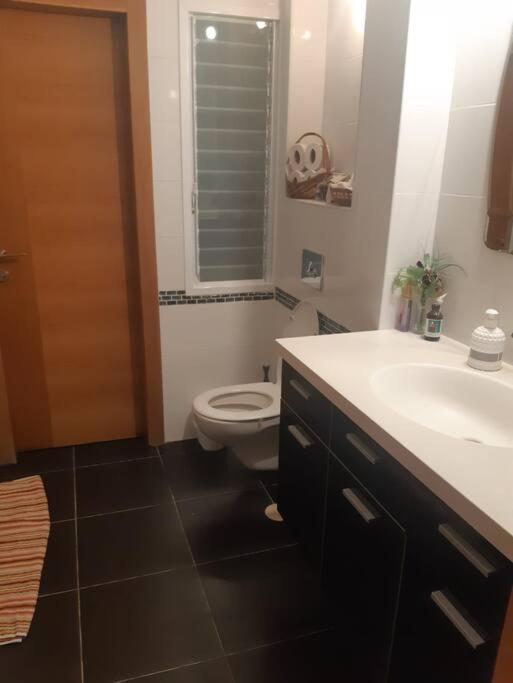 Adorable 3 Bedroom Brenner "Hill" Suite Giv'at Brenner Exterior foto